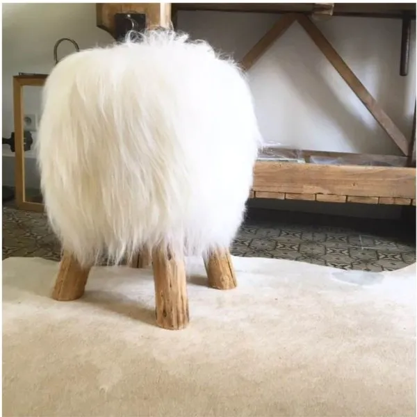 Tabouret En Peau De Mouton Blanc